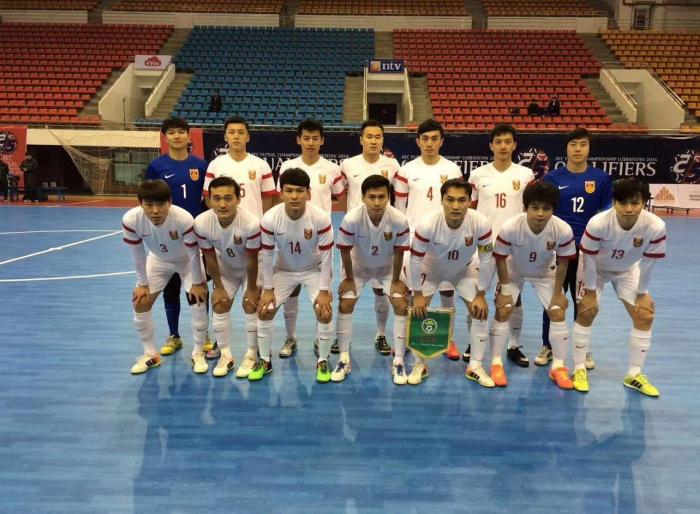 张文(前排左一)曾是五人制足球国家队的一员。